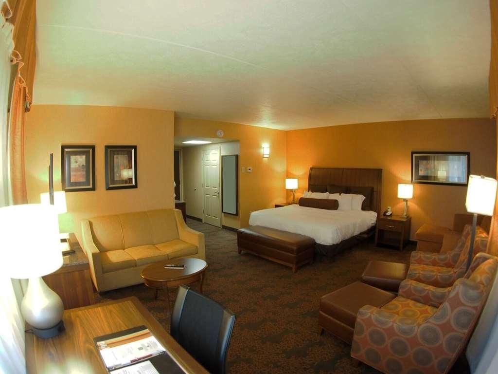 Evergreen Resort Cadillac Rum bild